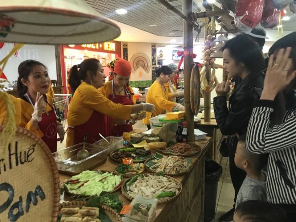 Rực rỡ Festival thức ăn đường phố Việt tại Nga - 18 Rực rỡ Festival thức ăn đường phố Việt tại Nga - 18