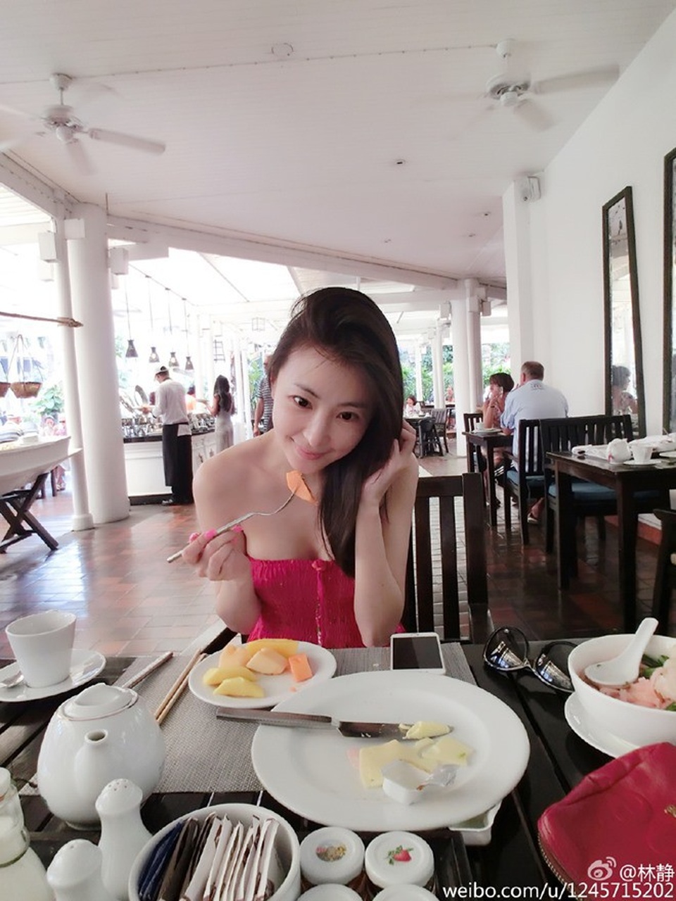 Nhan sắc nóng bỏng của kiều nữ ác nhất "Ỷ thiên đồ long ký" - 6 Nhan sắc nóng bỏng của kiều nữ ác nhất "Ỷ thiên đồ long ký" - 6