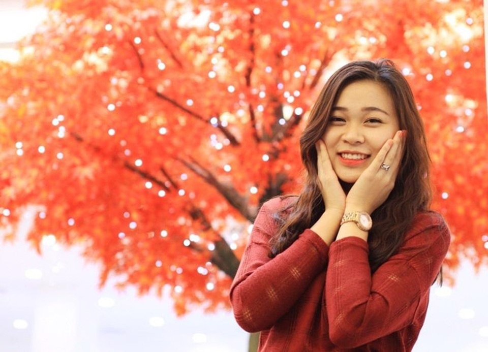 5 cô gái bán rau, bán thịt "gây bão" mạng vì quá xinh đẹp - 19
Từ một cô gái vô danh, Trà My trở thành cô gái có sức hút trên mạng xã hội.