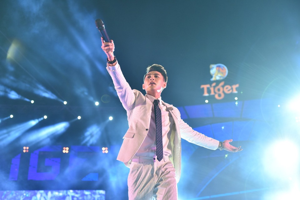 Dàn sao “khủng” hội ngộ đón giao thừa tại Siêu đại nhạc hội Tiger Remix - 2 “Soái ca” Isaac mang đến 4 ca khúc Bống bống bang bang, Hai cô tiên, Nơi anh không thuộc về, Mr. Right.