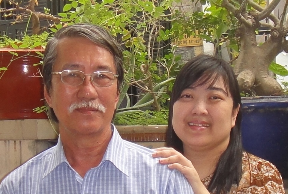Quý ông của tiếng hát mãi xanh: Giấc mơ thành hiện thực sau hơn 40 năm chờ đợi - 2 Chị Đinh Thị Ngọc Hương, con gái chú Hùng, luôn ủng hộ chú trên hành trình thực hiện ước mơ