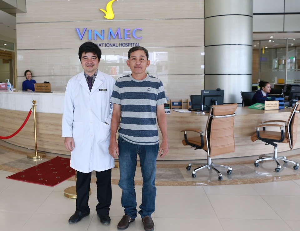Ưu điểm vượt trội của phẫu thuật nội soi khớp vai tại Hệ thống Vinmec - 2 Ông Tú sau khi được Quỹ Thiện Tâm hỗ trợ chữa khỏi bệnh đã bày tỏ sự cảm ơn tới Quỹ và các bác sĩ Vinmec Nha Trang.