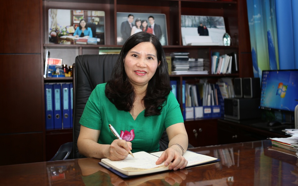 Dược phẩm Tâm Bình: Thầy thuốc giỏi, doanh nghiệp tốt, cốt nhất ở tấm lòng - 2 DS Lê Thị Bình quan niệm, là thầy thuốc thì cái Tâm với người bệnh là điều quan trọng nhất