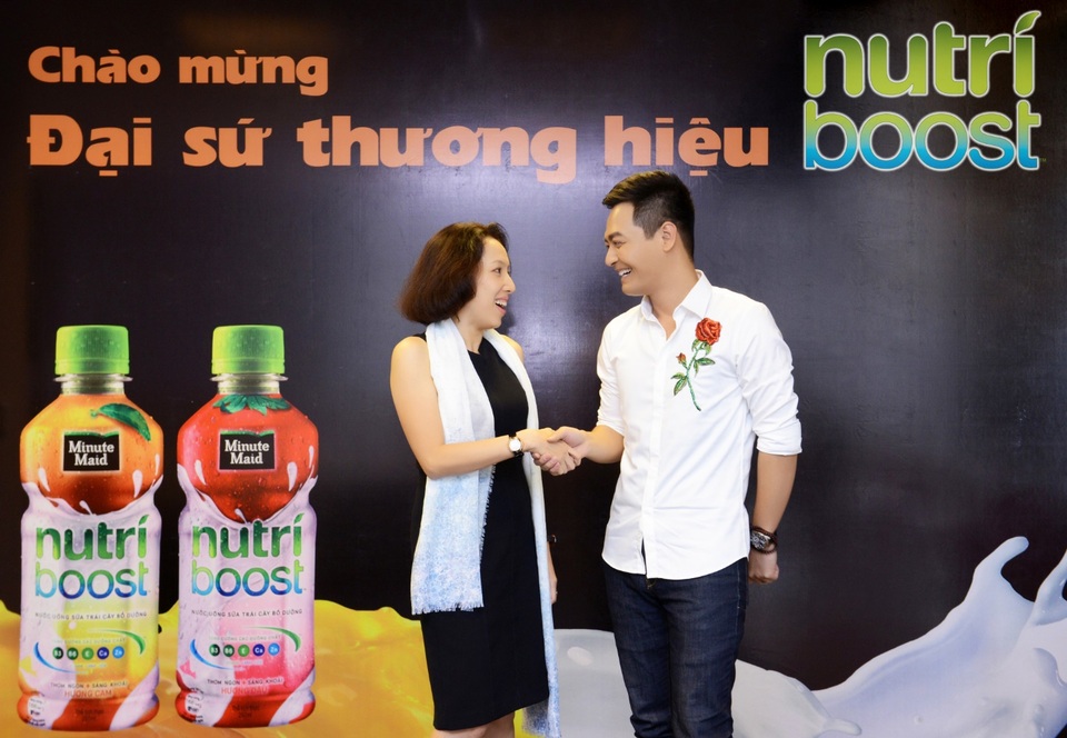Nhãn hàng Nutriboost công bố đại sứ thương hiệu năm 2017 - 2 Phan Anh sẽ đồng hành cùng Nutriboost trong các hoạt động xã hội của nhãn hàng sắp tới