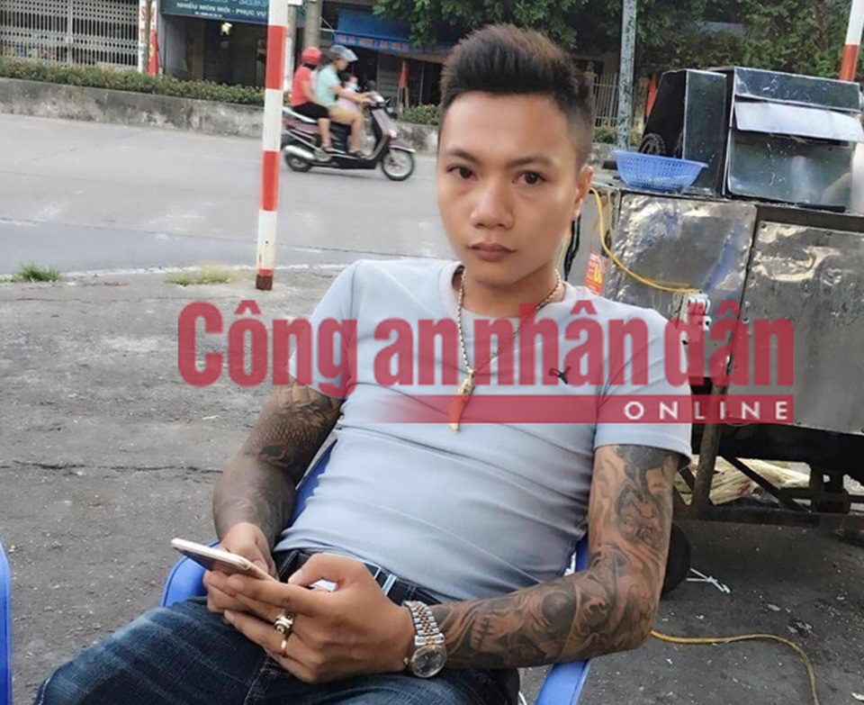 Triệt phá đường dây cá độ hàng trăm tỷ đồng có doanh nhân nổi tiếng tham gia - 3 Đối tượng Đoàn Đức Tiến.