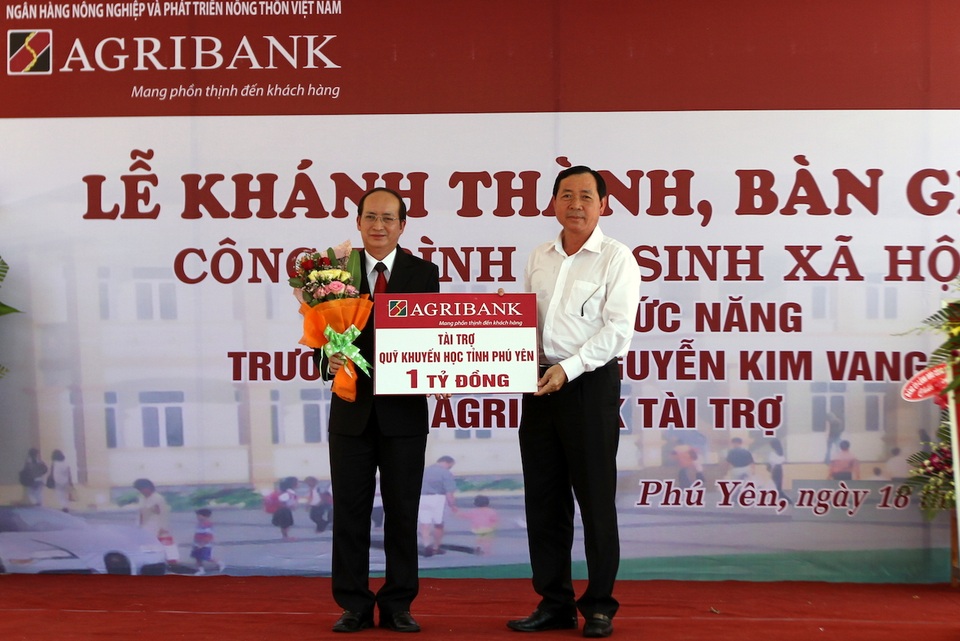 Agribank góp sức với các chương trình an sinh xã hội - 2
