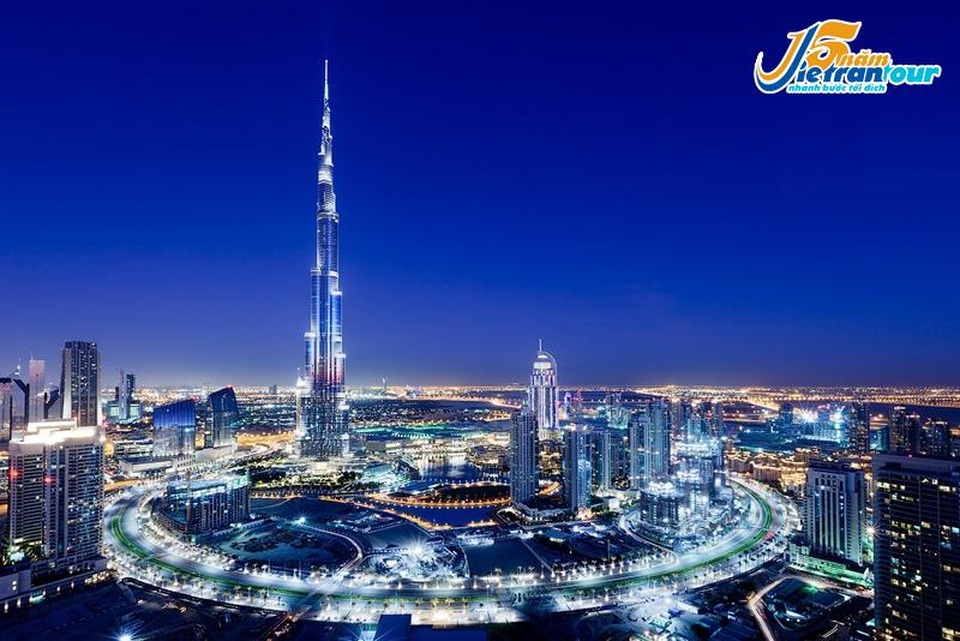 Tưng bừng ngày hội đặt tour giá đại địa chấn - 2