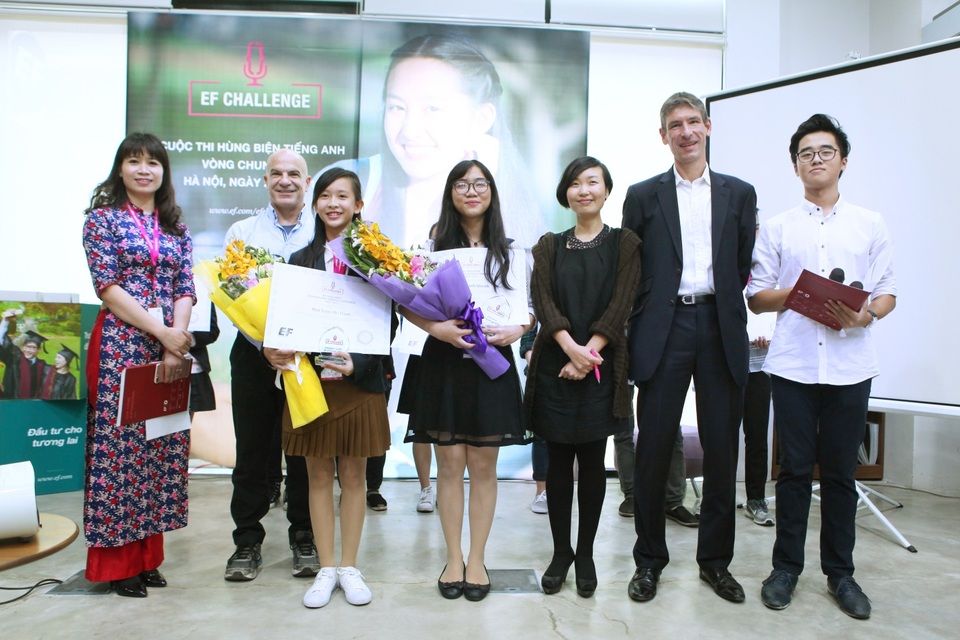 Nữ sinh An Giang trở thành đại diện Việt Nam tham dự diễn đàn Lãnh đạo trẻ tại Mỹ - 3
2 nữ sinh xuất sắc nhất giành giải của cuộc thi