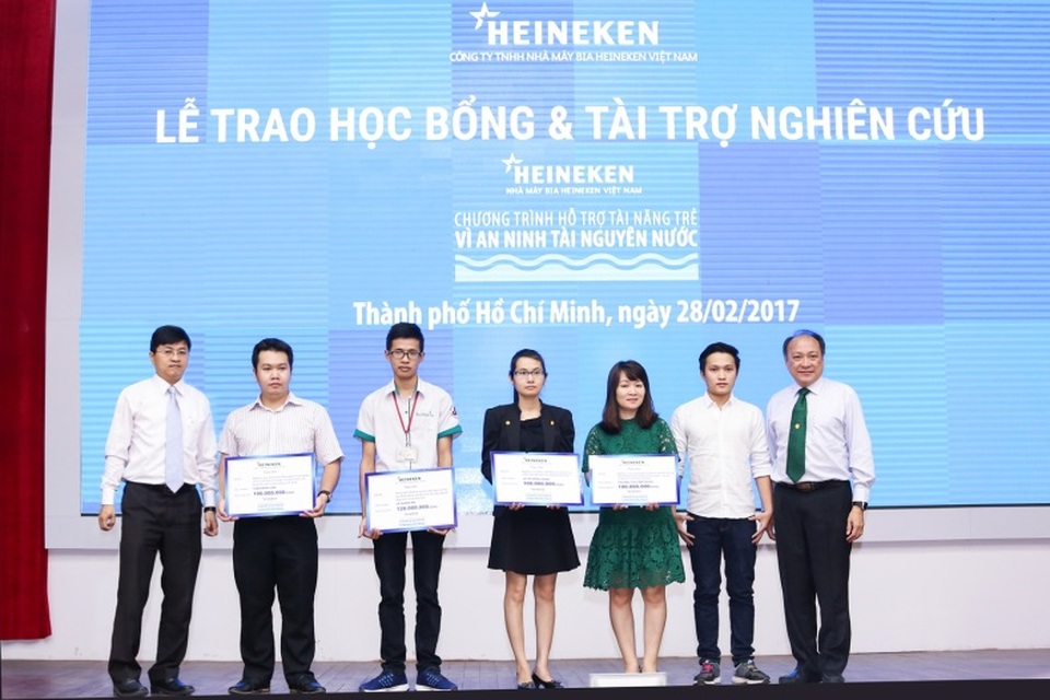Nghiên cứu tái sinh nước thải: Các nhà khoa học trẻ đang chung tay bảo vệ nguồn nước - 2 Nghiên cứu tái sinh nước thải: Các nhà khoa học trẻ đang chung tay bảo vệ nguồn nước - 2