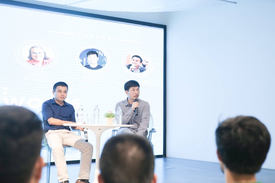 3 thời điểm nên Startup - Chia sẻ từ “bố già" của thung lũng Silicon - 2
Ông Trần Việt Hùng (Nhà sáng lập Got it!) cùng ông Phạm Minh Tuấn (CEO Tổ hợp công nghệ giáo dục trực tuyến TOPICA) chia sẻ về kinh nghiệm phát triển và điều hành các startup tại talkshow.