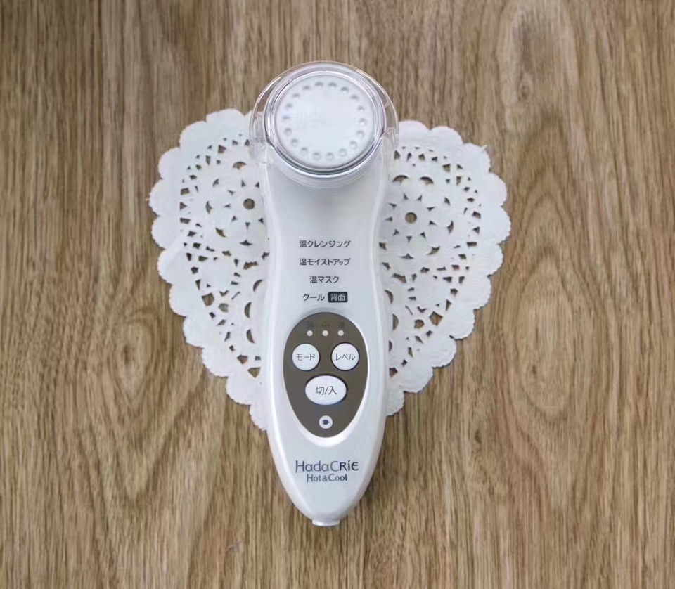 Khám phá “Spa tại nhà” hiện đại không kém của phụ nữ Nhật - 2 Máy massage Hitachi cầm tay đã tạo nên cơn sốt tại Nhật Bản