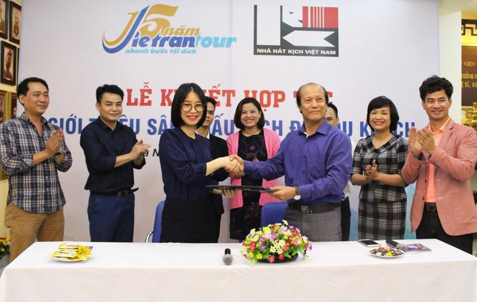 Ngành du lịch đưa sân khấu kịch đến với du khách - 2 Ngành du lịch đưa sân khấu kịch đến với du khách - 2