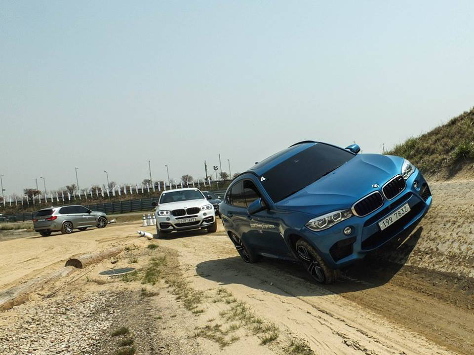 Trung tâm lái xe lớn nhất châu Á cho người đam mê tốc độ - 2 Trung tâm lái xe lớn nhất châu Á cho người đam mê tốc độ - 2