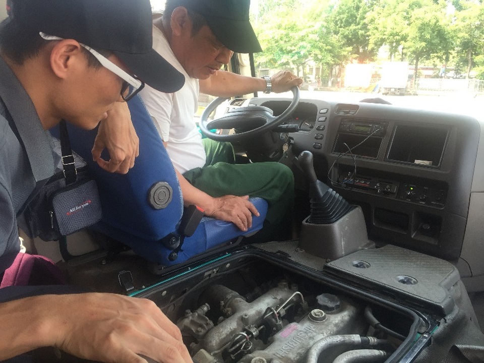 FUSO Rosa - Giấc mơ Nhật đã đến thật gần với khách hàng Việt Nam - 2 Tài xế đánh giá xe tại địa phương nơi diễn ra chương trình trải nghiệm ROSA