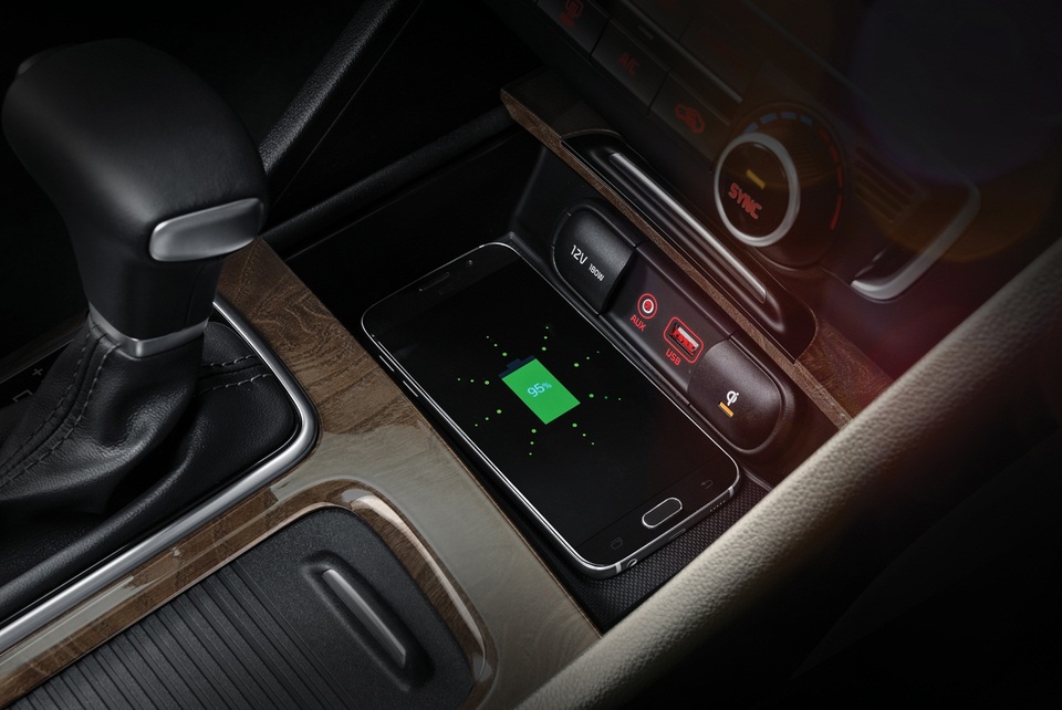 Công nghệ sạc không dây trên xe Optima