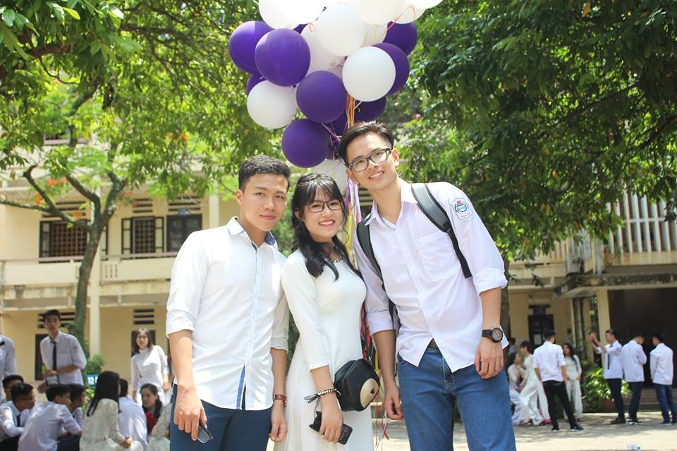 Nam sinh chuyên Anh giành điểm 10 môn Sử - 2 Cậu lớp trưởng học giỏi, điển trai được bạn bè, thầy cô yêu mến.