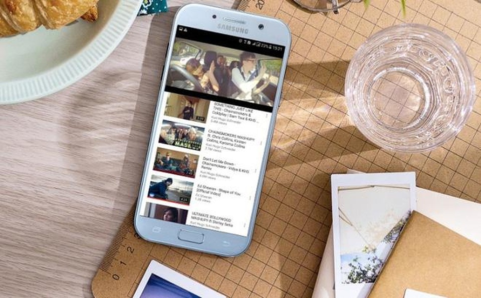 Galaxy A5 sắc Xanh Pastel đầy quyến rũ, hiện đang được bán độc quyền tại Thế Giới Di Động với mức giá 7.990.000đ