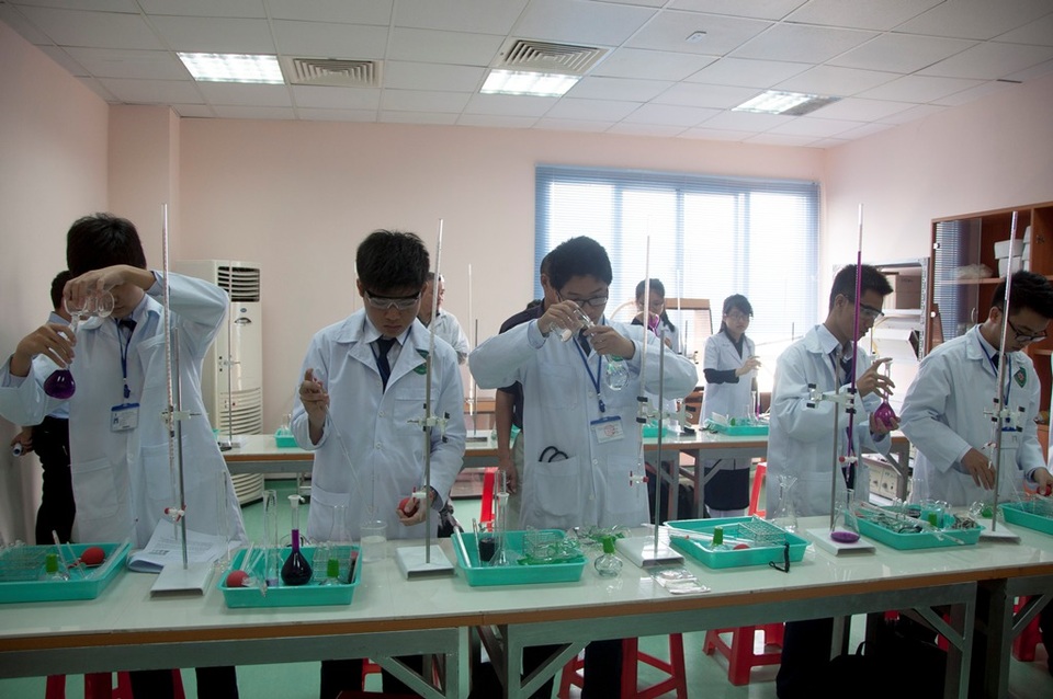 Khoa Y Đại học Tân Tạo tuyển sinh 200 chỉ tiêu ngành Y Đa khoa năm 2017 - 2 Để hỗ trợ cho việc học, các giảng đường, phòng thí nghiệm (gồm cả nhà xác cho sinh viên thực tập bộ môn giải phẫu học) đã được trang bị đầy đủ tại khu Đại Học Tân Tạo, Thành phố Tri thức Tân Đức – Long An (Ecity Tân Đức).