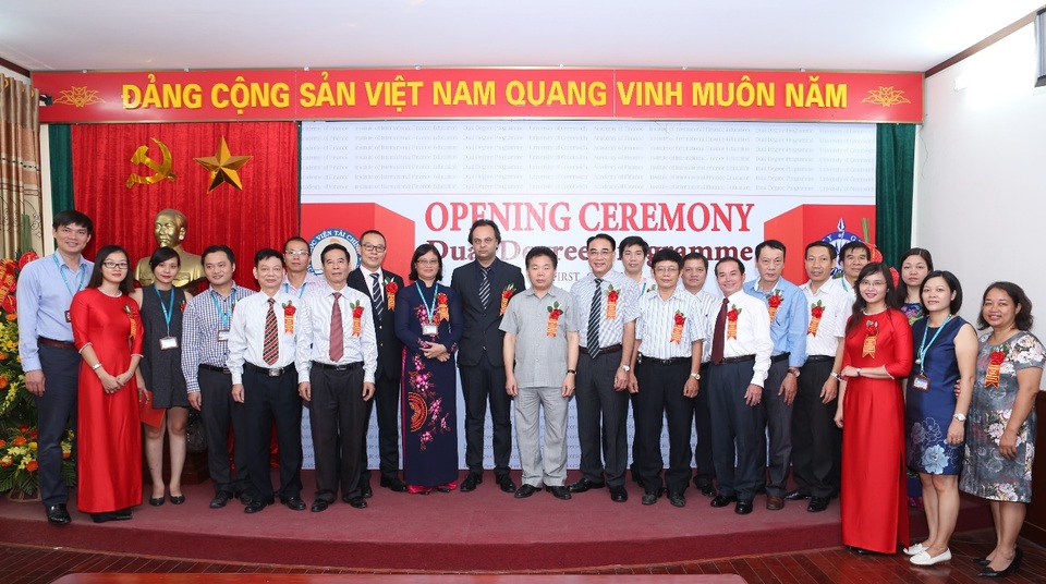 Cơ hội nào cho sinh viên Ngành Tài chính trong mùa tuyển sinh 2017? - 3
Khai giảng Khóa 1, Chương trình LKĐT cấp 2 Bằng Cử nhân tại Học viện Tài chính tháng 9 năm 2016