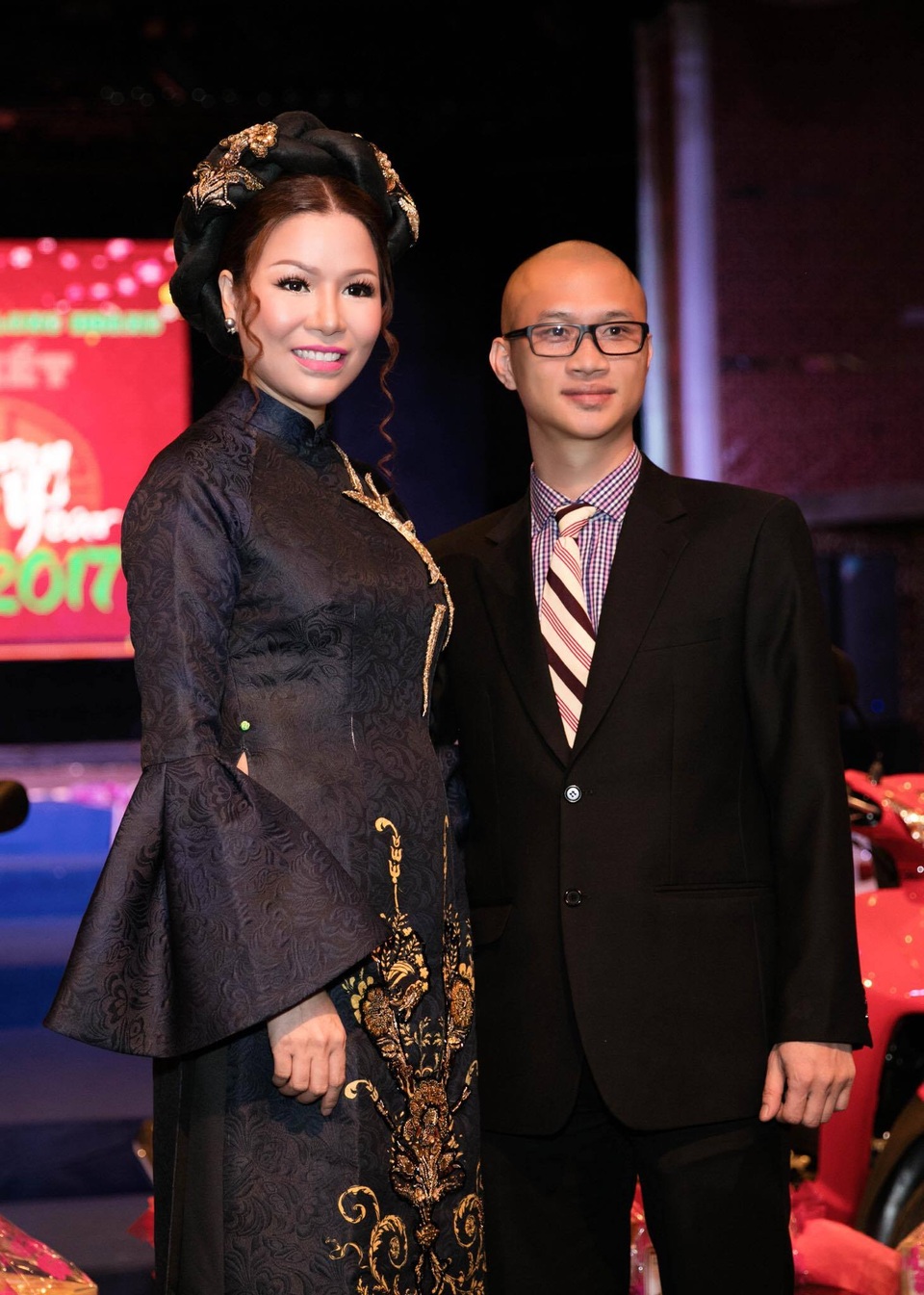 Võ sư Bùi Anh Hùng mong được giao lưu võ thuật với võ sư Pierre Flores - 2 Võ sư Bùi Anh Hùng & chị gái - Hoa hậu Bùi Thị Hà