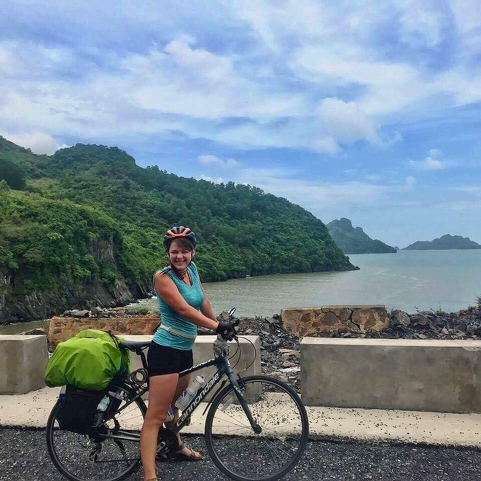 Đạp xe xuyên Việt, nữ phượt thủ Anh bị mất xe đạp và điện thoại - 1 Rita (26 tuổi, người Anh) đến Việt Nam thực hiện hành trình đạp xe xuyên Việt từ ngày 12/5. Ảnh: FB