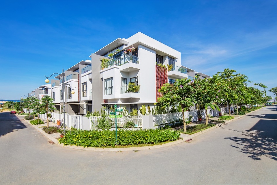 TPHCM: Nắm giữ nhiều yếu tố vàng, bất động sản khu Đông chiếm ưu thế - 2 TPHCM: Nắm giữ nhiều yếu tố vàng, bất động sản khu Đông chiếm ưu thế - 2