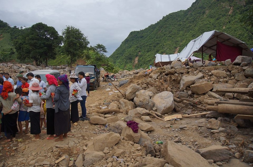 Chung tay hỗ trợ bà con tại tâm lũ Sơn La - 2 Lũ quét cuốn trôi hàng trăm ngôi nhà