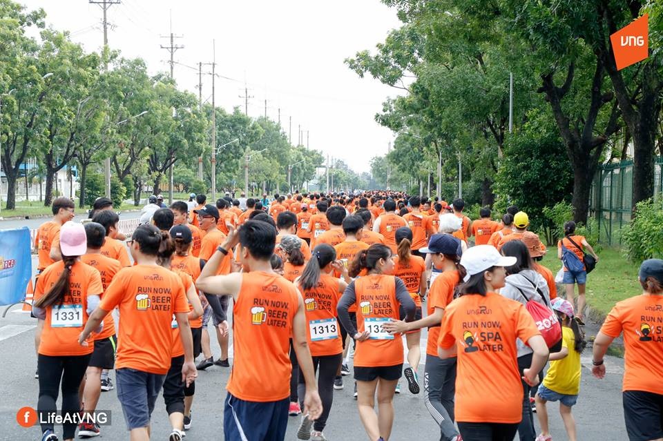 Cơn lốc "màu da cam" tại đường chạy vì thiện nguyện - 2 12+1 ngày là quãng thời gian thử thách không quá dài nhưng cũng đủ để mỗi người duy trì thói quen mới tốt cho sức khỏe. Ngoài giải chạy, VNG còn có Run Club - là một môi trường tuyệt vời để các vận động viên duy trì thói quen tập luyện sau giải đấu, cũng như bất cứ nhân viên nào khi muốn tham gia các giải đấu khác đều được tạo điều kiện. Đây chính là một trong những cách thức thiết thực và bền vững nhất để chăm sóc cho sức khỏe nhân viên của mình mà VNG luôn muốn hướng tới.