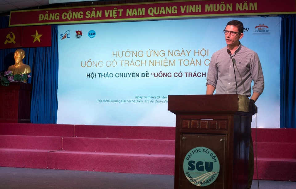 AB InBev Việt Nam chào mừng ngày hội uống có trách nhiệm toàn cầu 2017 - 2 Sau Đại Học Sài Gòn, hội thảo “Uống có trách nhiệm” sẽ tiếp tục được tổ chức tại trường Đại học Công nghiệp Thực phẩm Tp.HCM vào ngày 20/09 tới.