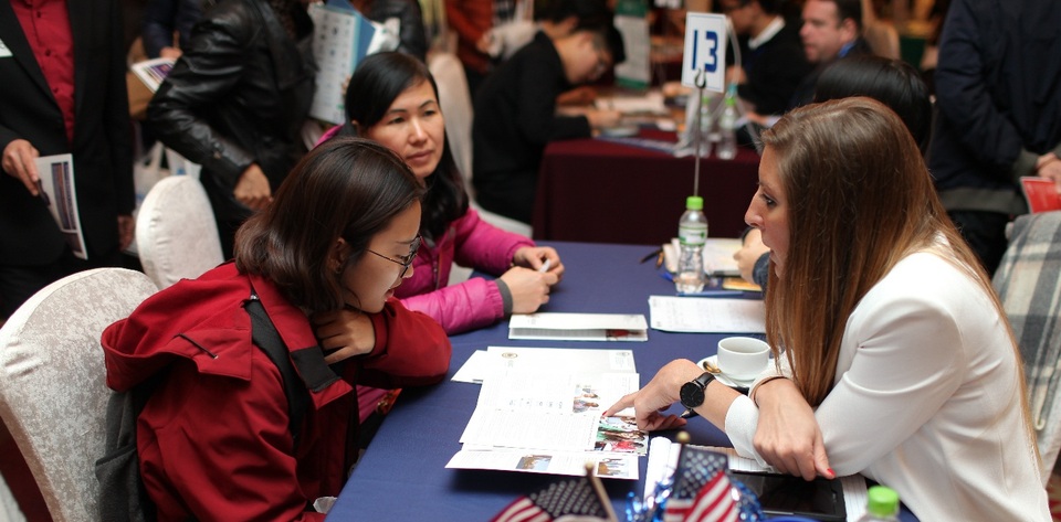 Du học Canada không chứng minh tài chính tại Triển lãm Du học 50 trường Canada – Mỹ - 2
Tư vấn trực tiếp và miễn phí tại triển lãm