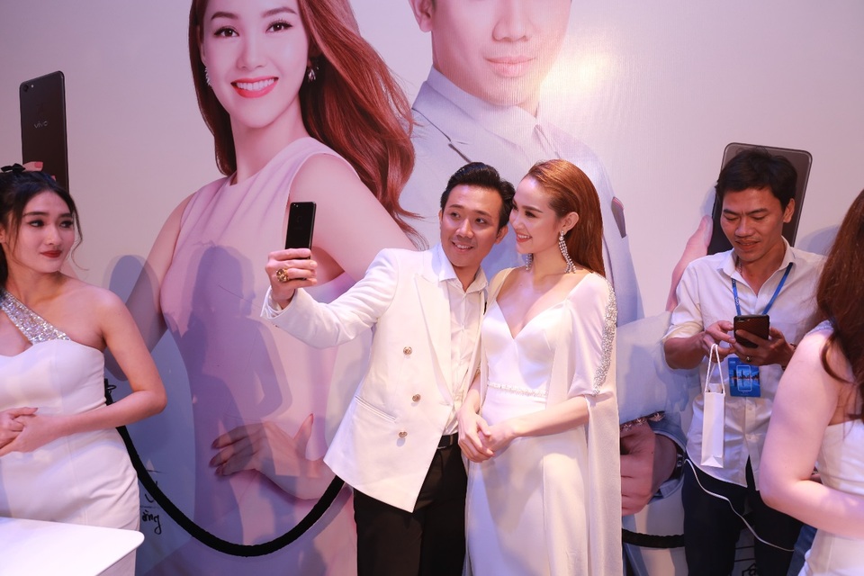 Mãn nhãn với buổi ra mắt sản phẩm Vivo V7+ tại Việt Nam - 2 Mãn nhãn với buổi ra mắt sản phẩm Vivo V7+ tại Việt Nam - 2