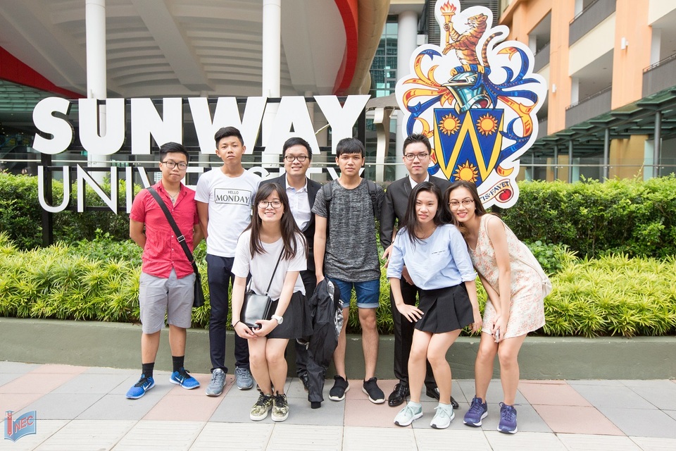 Hội thảo ĐH Sunway Malaysia – Cơ hội chuyển tiếp các nước và học bổng 2018 - 2 
Học sinh tham dự Study Tour ĐH Sunway 2016 do INEC tổ chức