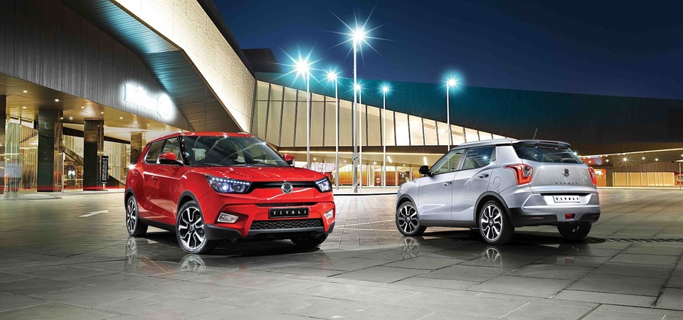 Nhận xe SsangYong TIVOLI chỉ với 50 triệu đồng - 2 Bề mặt nội thất của SsangYong TIVOLI được trang bị chất liệu cao cấp