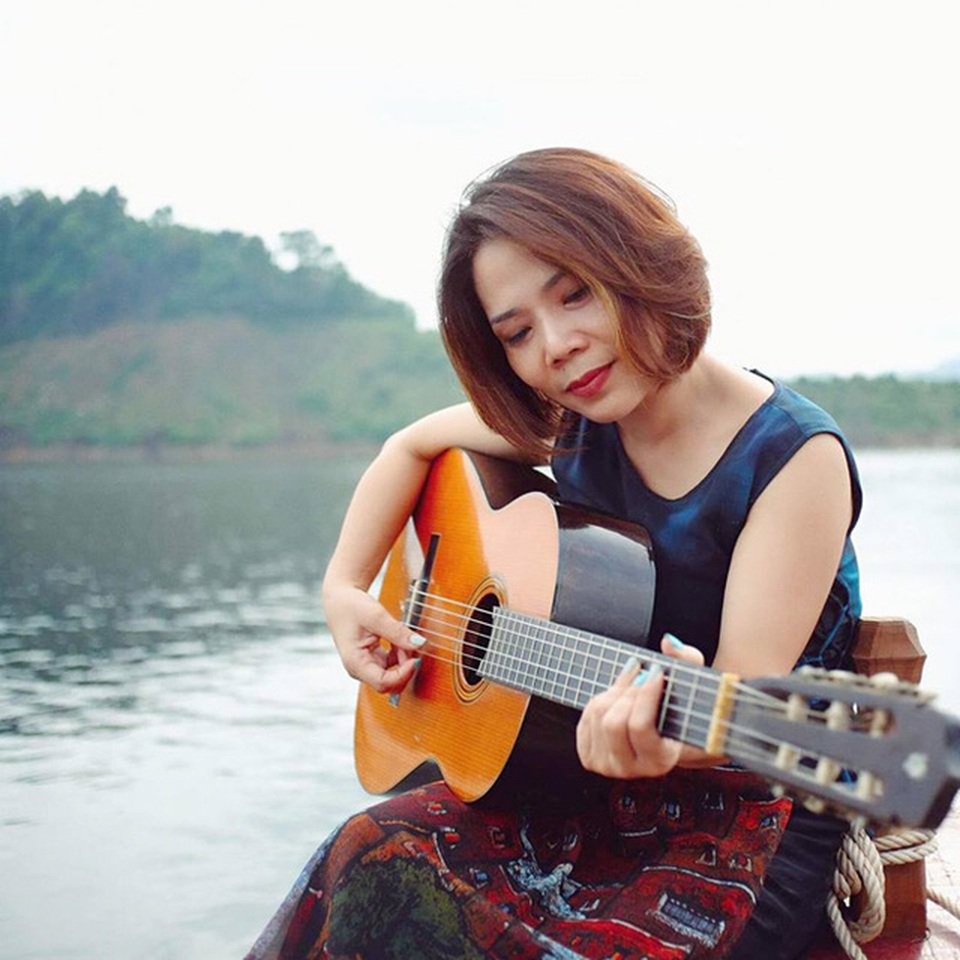 Cô giáo lái xe hơi tạt nước ướt đẫm người đi đường lên tiếng xin lỗi - 3
Chị Phạm Thái Lê - người được khen ngợi là có lối ứng xử văn minh
