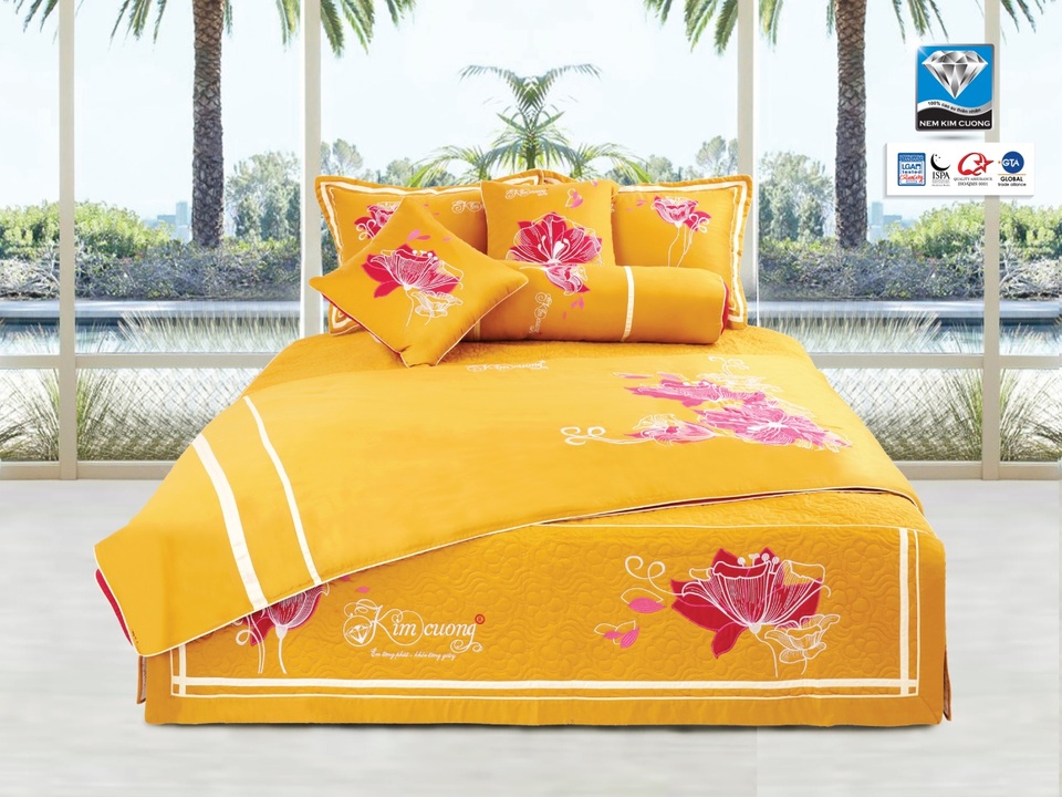 3 nguyên tắc vàng để có giấc ngủ ngon - 2 Trong đó, bạn cần đặc biệt lưu ý khi lựa chọn chăn – ga - gối - đệm. Bởi đây là những vật dụng tiếp xúc trực tiếp với cơ thể khi ngủ. Những vật dụng này nếu làm từ chất liệu kém chất lượng, không đảm bảo độ thoáng khí sẽ tạo môi trường cho vi khuẩn phát triển gây ra một số bệnh về đường hô hấp, dị ứng,... Những người mắc bệnh viêm xoang, viêm mũi dị ứng, hen xuyễn,... sử dụng những sản phẩm này tình trạng bệnh sẽ ngày càng nặng hơn.
