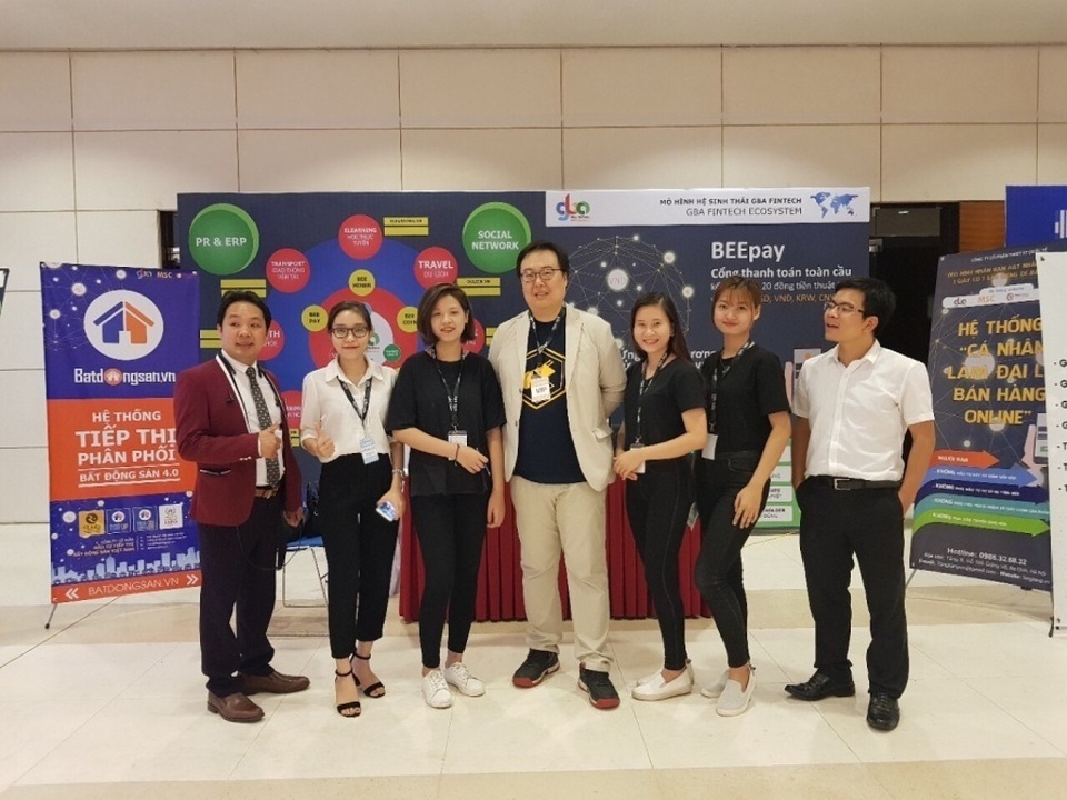 ECommerce Summit 2017: GBA Fintech đồng hành với Startup Việt trong giải pháp thanh toán bằng công nghệ Fintech và Blockchain2.0 - 2 Gian hàng giới thiệu về công nghệ Fintech và Blockchain 2.0 của công ty GBA Fintech MSC Global Việt Nam.