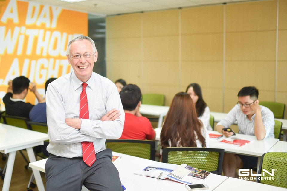 Khám phá nơi đào tạo thành công hàng ngàn học viên đạt 7.0 – 8.5 IELTS - 2
Đội ngũ chuyên gia đào tạo Tiếng Anh và luyện thi IELTS hàng đầu tại GLN