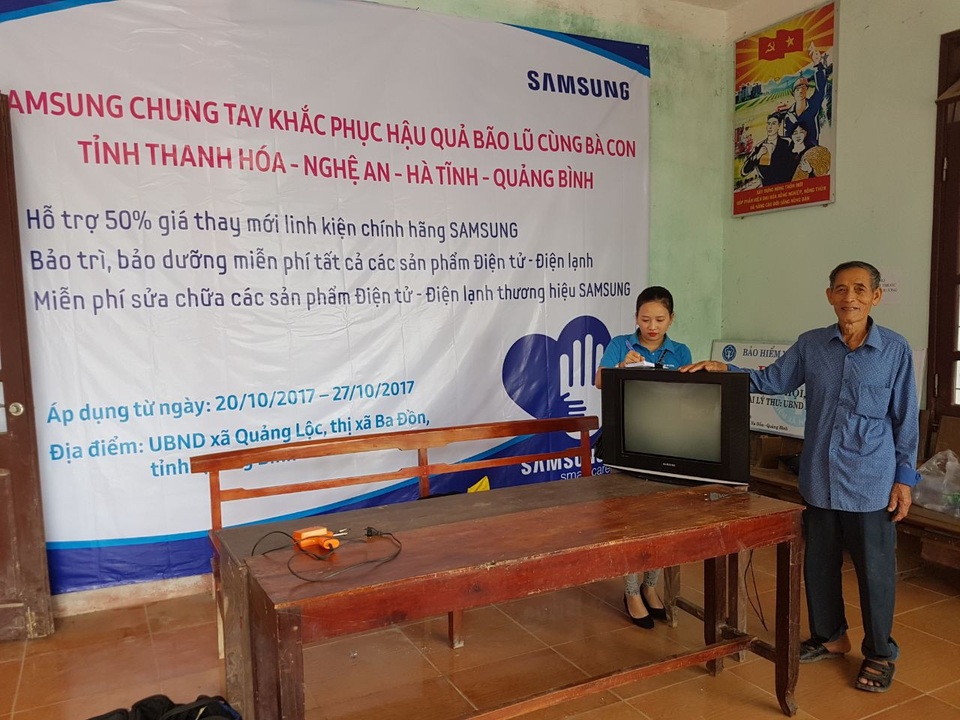 Hỗ trợ sửa chữa thiết bị điện tử cho người dân sau bão lũ - 2 Hỗ trợ sửa chữa thiết bị điện tử cho người dân sau bão lũ - 2