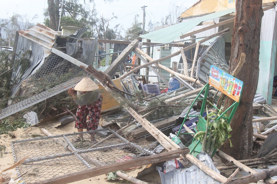 "Chúng tôi không biết chạy đi đâu, 7 người hứng mưa bão cả đêm!" - 9 Đầm Môn hoang tàn sau bão