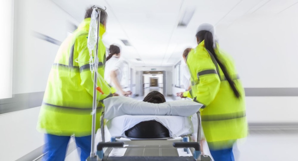 Người đàn ông 54 tuổi tự "thiến" vì buồn chán - 2