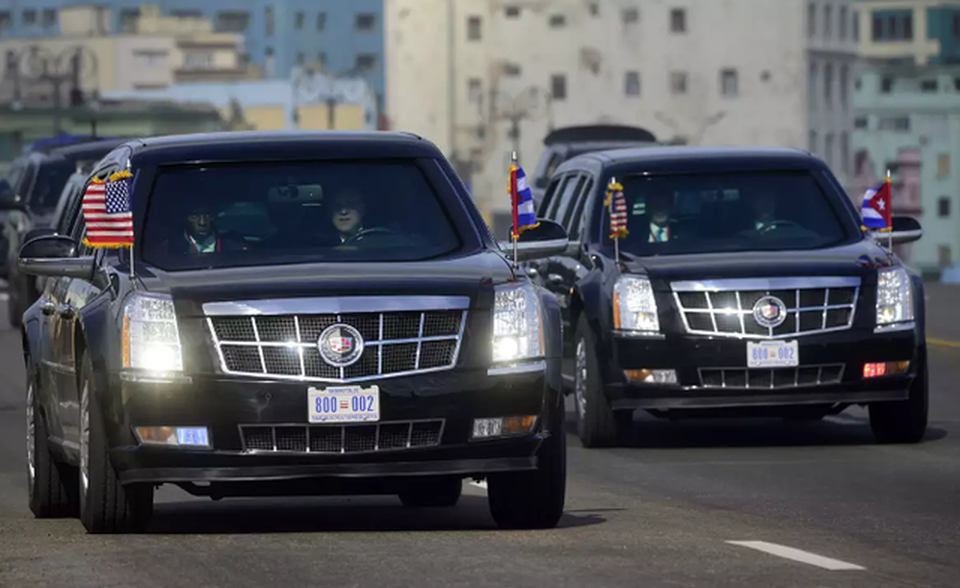 Giải mã biển số đặc biệt của xe "Quái thú" chở Tổng thống Trump - 3
Hai chiếc xe Quái thú của Tổng thống Mỹ (Ảnh: Getty)