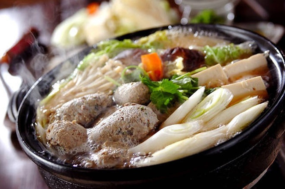Cuối tuần rồi làm ngay lẩu nấm cá viên ngon mê ly đãi hội bạn thôi! - 2
Lẩu nấm cá viên nóng hổi, lạ miệng