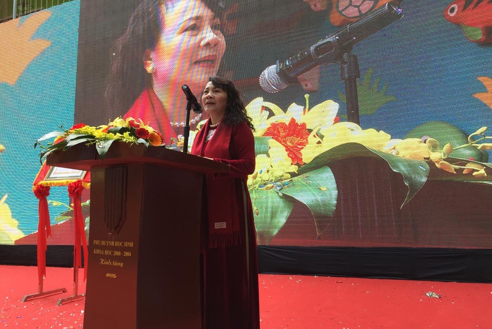 Hà Nội: Mầm non Minh Hải đón nhận Huân chương lao động hạng Ba - 2
Thứ trưởng Bộ GD&ĐT Nguyễn Thị Nghĩa