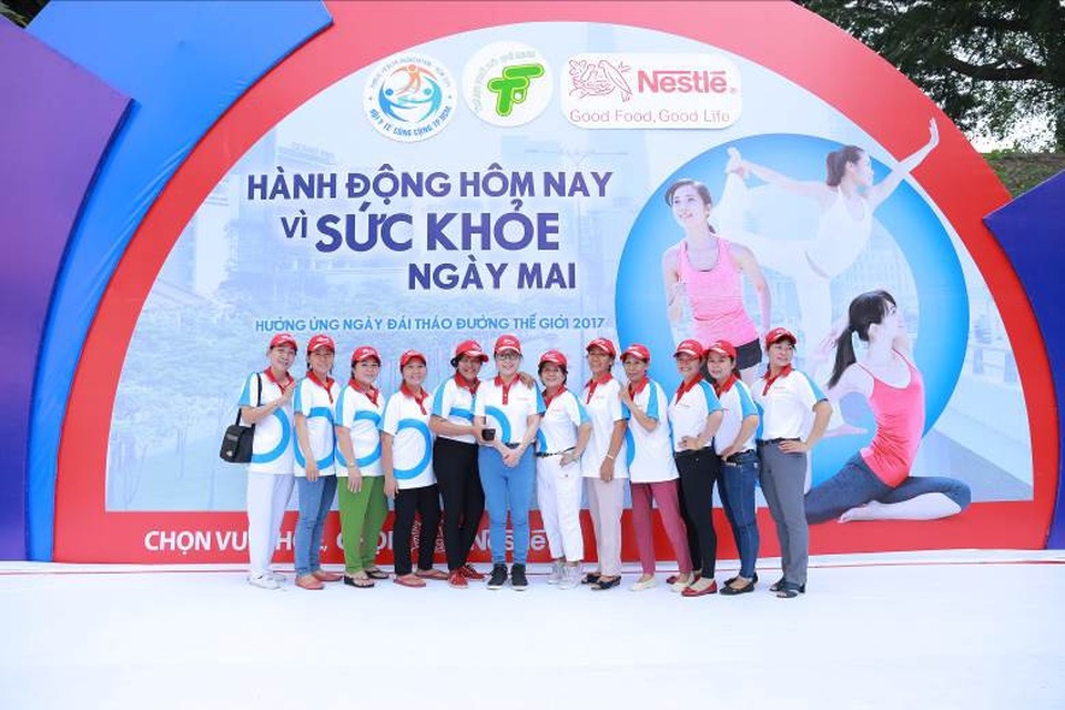 Diễn viên, NSƯT Kim Xuân: “Từ béo phì đến tiểu đường là con đường rất ngắn” - 2 Nghệ sĩ Kim Xuân nhận thức được nguy cơ mắc đái tháo đường từ béo phì là rất lớn và nhấn mạnh vai trò người phụ nữ trong việc chăm sóc sức khỏe cho gia đình