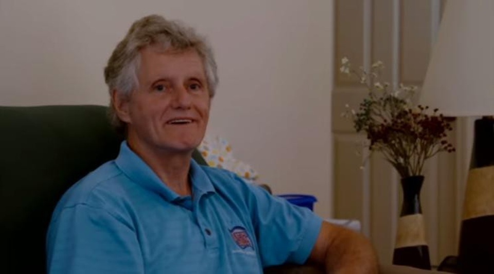 Vợ ghen bắt chồng lựa chọn giữa mình và búp bê tình dục - 2 Hiện tại James đang phải đối mặt với quyết định khó khăn nhất đời