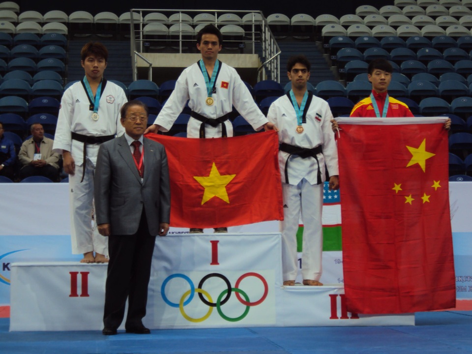 “Hoàng tử quyền Taekwondo Việt Nam” bây giờ ra sao? - 2 Nguyễn Đình Toàn đã làm vẻ vang thể thao nước nhà trên các đấu trường thể thao khu vực và quốc tế.
