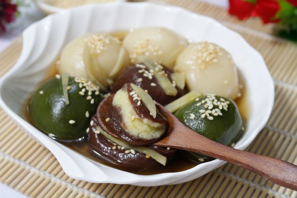 Sáng mùa đông có bát chè trôi nước ngọt ngào, nóng hổi là nhất! - 2 Chè trôi nước dẻo ngọt, thơm nồng