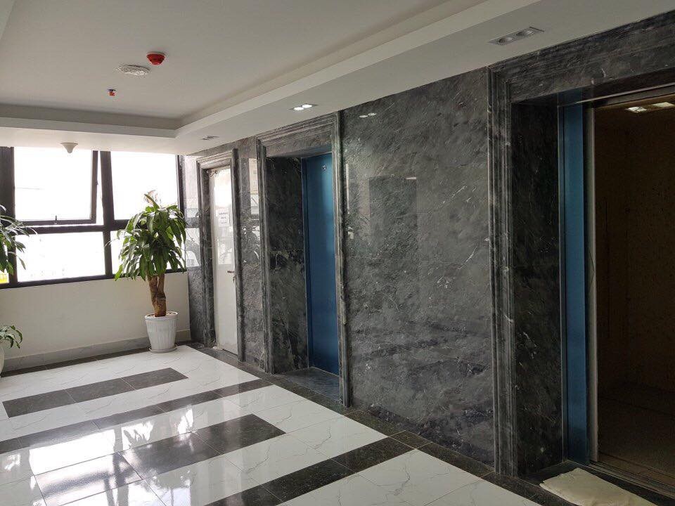 Nhận nhà trước Tết, quà tặng ngập tràn dịp khai trương nhà mẫu Eco City - 2 Sảnh thang máy tại Eco City