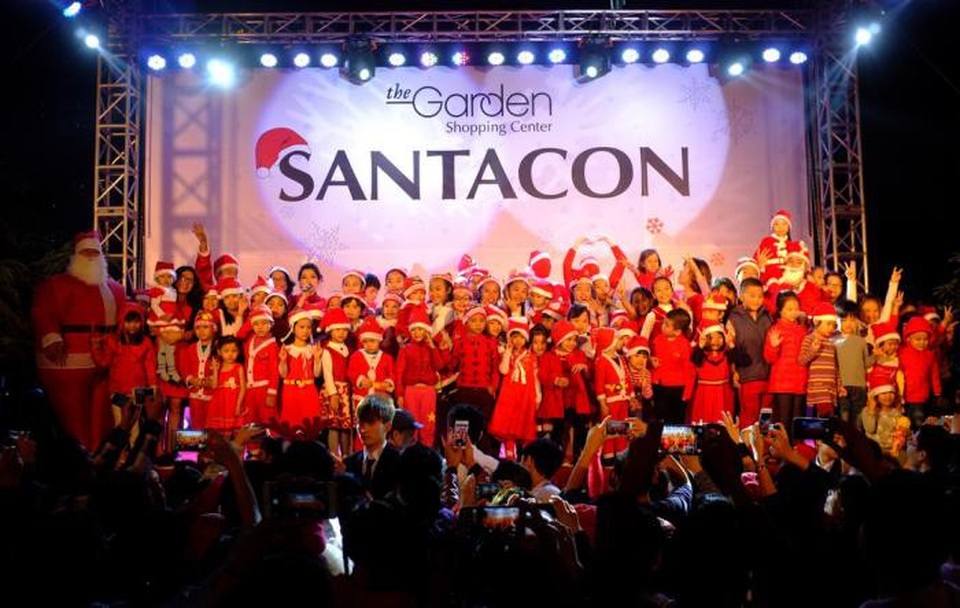 Nô nức đón Giáng sinh cùng danh hài Xuân Bắc – Tự Long tại TTTM The Garden - 2 Lễ hội ông già Noel – SantaCon.