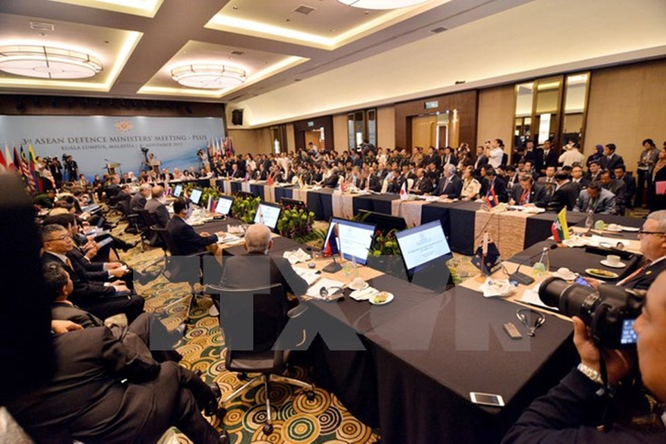 50 năm ngày thành lập ASEAN - những sự kiện đáng nhớ - 23
Hội nghị Bộ trưởng Quốc phòng ASEAN và các đối tác (ADMM+) tại Kuala Lumpur, Malaysia (4/1/2015). (Ảnh: Tư liệu TTXVN)